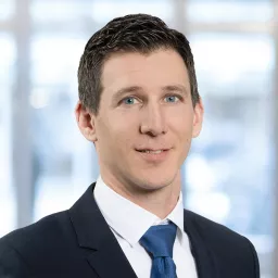 Das Bild zeigt den Unternehmensnachfolgeberater René Lüscher vom VZ VermögensZentrum.